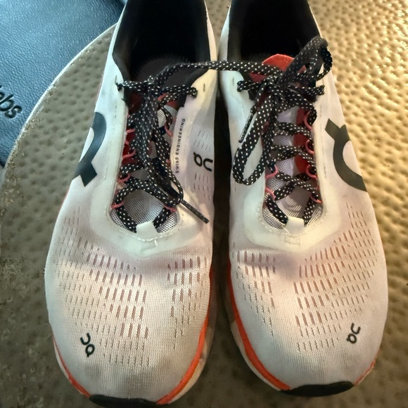 On Running White and orange  Athletic Shoes. Good condition - Picture 2 of 5